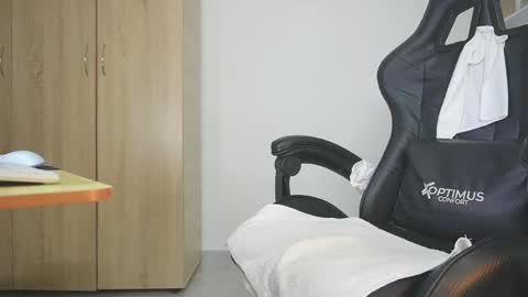 Nickol online show from 25, 4, 2026