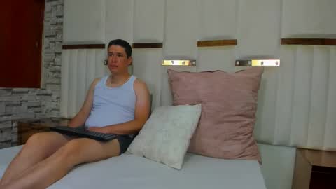 Snapshot of candyandsteven chatting on 19, 10, 2025 candyandsteven online show from 19, 10, 2025