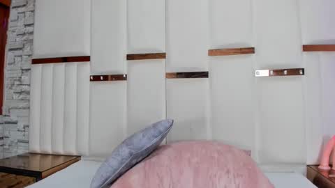 candyandsteven online show from 10, 4, 2026