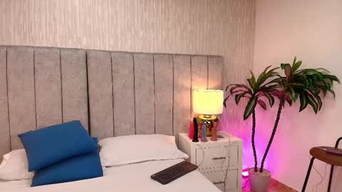 Candy online show from 18, 9, 2025