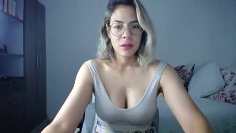 Snapshot of candydowson1 chatting on 4, 6, 2026 Candy Dowson online show from 4, 6, 2026