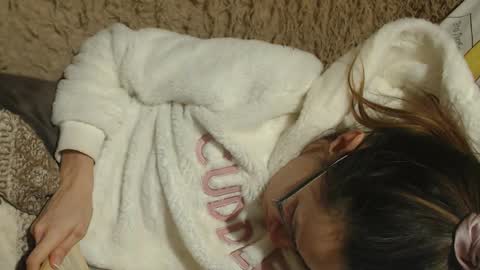 say meow and send tips  online show from 17, 1, 2025