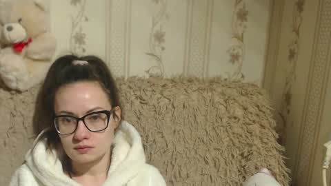 say meow and send tips  online show from 16, 2, 2025