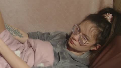 say meow and send tips  online show from 13, 3, 2026