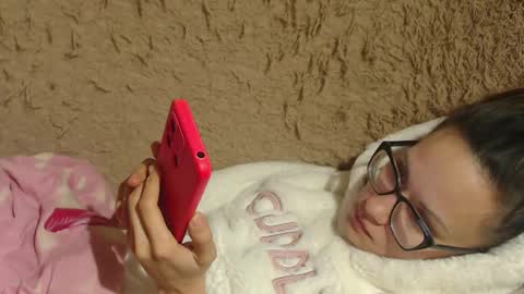 say meow and send tip  online show from 19, 12, 2024