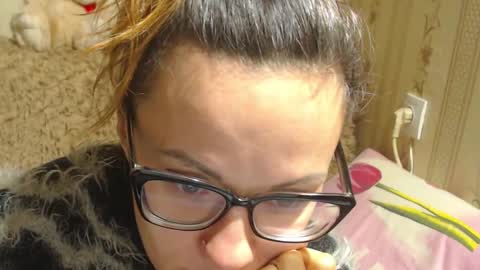 say meow and send tip  online show from 22, 12, 2024