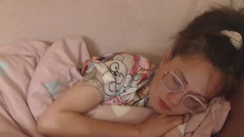 Snapshot of candylady136 chatting on 21, 5, 2026 say meow and send tip online show from 21, 5, 2026