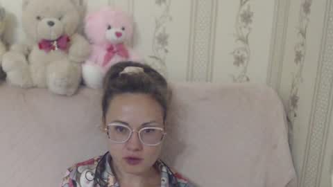 say meow and send tip  online show from 2, 7, 2026