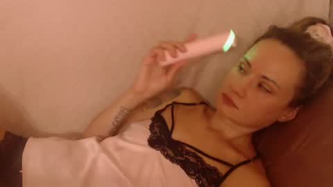 say meow and send tip  online show from 3, 8, 2026