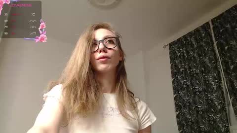 Snapshot of candyliciousss chatting on 9, 2, 2026 candyliciousss online show from 9, 2, 2026