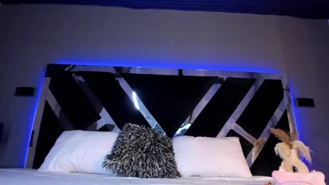 candyluxury_ online show from 15, 2, 2025