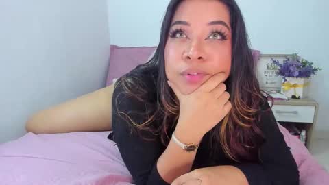 Snapshot of candyr0se_ chatting on 3, 2, 2026 candyr0se_ online show from 3, 2, 2026