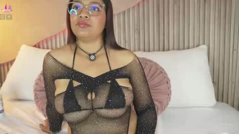 Canela Hot  online show from 28, 4, 2026