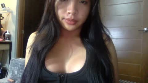 Snapshot of captivatingyumi chatting on 27, 6, 2026 Yumi Aera online show from 27, 6, 2026
