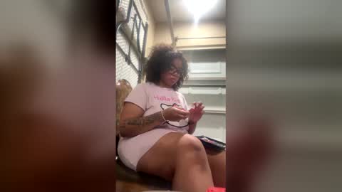 caramel_cremes15 online show from 12, 5, 2026