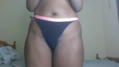 Snapshot of caramelebony_ chatting on 2, 3, 2025 caramelebony_ online show from 2, 3, 2025