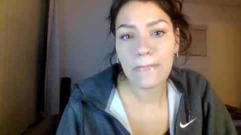 caramelmami26 online show from 8, 1, 2025