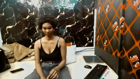 caramelminxx_ online show from 8, 7, 2026