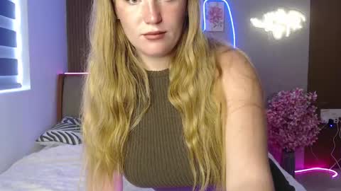 Snapshot of caramelstorm chatting on 16, 4, 2026 Lana online show from 16, 4, 2026