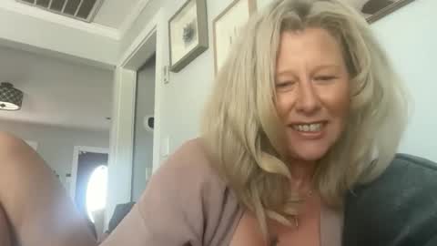 Snapshot of carebear5719 chatting on 21, 3, 2026 carebear5719 online show from 21, 3, 2026