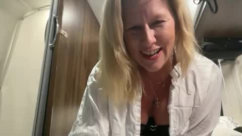 Snapshot of carebear5719 chatting on 19, 5, 2026 carebear5719 online show from 19, 5, 2026