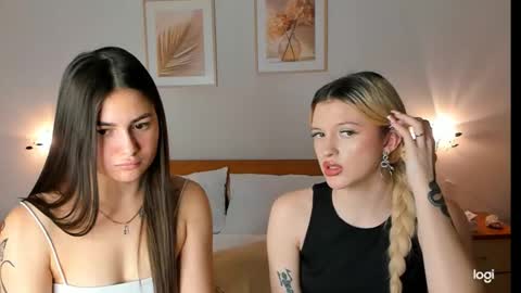 Snapshot of caressyourself chatting on 16, 1, 2025 caressyourself online show from 16, 1, 2025