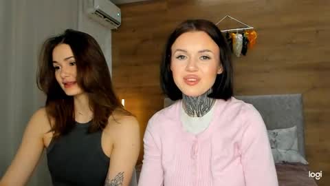 Snapshot of caressyourself chatting on 6, 2, 2025 caressyourself online show from 6, 2, 2025