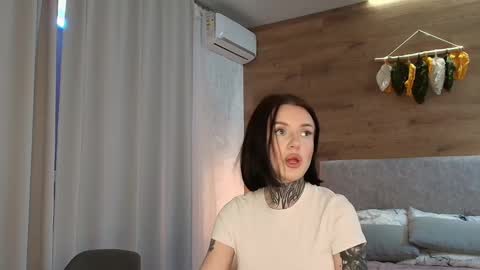 Snapshot of caressyourself chatting on 10, 2, 2025 caressyourself online show from 10, 2, 2025