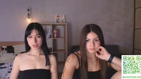 Snapshot of caressyourself chatting on 22, 9, 2025 caressyourself online show from 22, 9, 2025