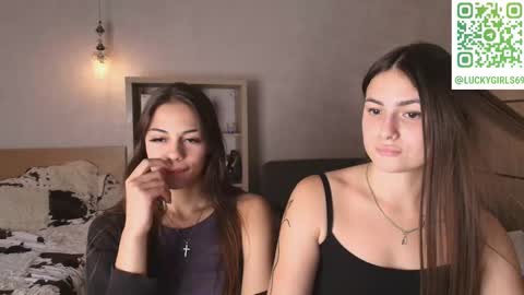 Snapshot of caressyourself chatting on 26, 9, 2025 caressyourself online show from 26, 9, 2025