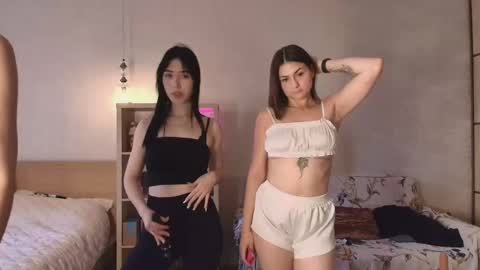 Snapshot of caressyourself chatting on 20, 10, 2025 caressyourself online show from 20, 10, 2025