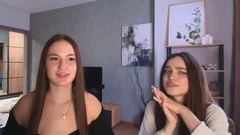 Snapshot of caressyourself chatting on 21, 11, 2025 caressyourself online show from 21, 11, 2025