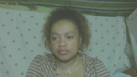 Snapshot of carinesexy69 chatting on 17, 5, 2026 carinesexy69 online show from 17, 5, 2026