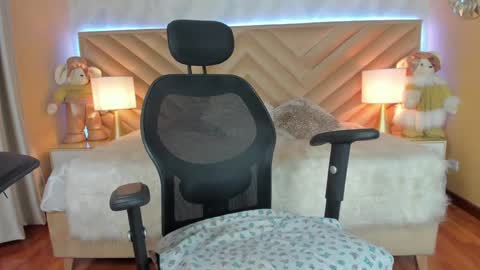 Snapshot of carla_santini chatting on 20, 12, 2024 Carla Santini online show from 20, 12, 2024