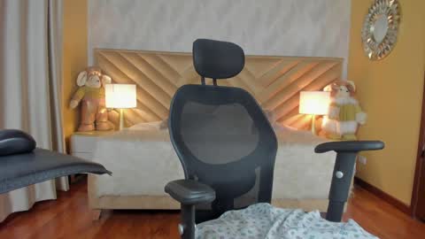 Snapshot of carla_santini chatting on 21, 12, 2024 Carla Santini online show from 21, 12, 2024