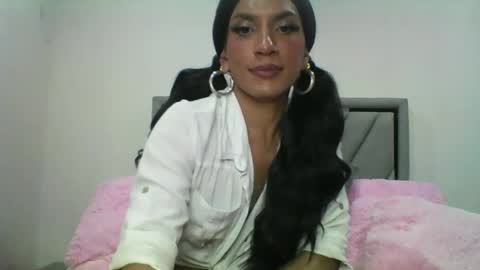 Snapshot of carla_santini chatting on 28, 1, 2025 Carla Santini online show from 28, 1, 2025