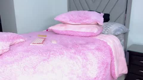 Snapshot of carla_santini chatting on 9, 3, 2025 Carla Santini online show from 9, 3, 2025