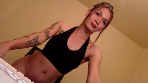 Snapshot of carlamour chatting on 2, 11, 2025 Carla online show from 2, 11, 2025