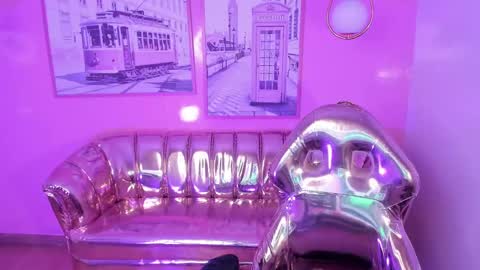 Snapshot of carlie_mayer chatting on 25, 1, 2025 CARLYE online show from 25, 1, 2025