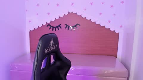 Snapshot of carlie_mayer chatting on 16, 9, 2025 CARLYE online show from 16, 9, 2025