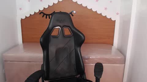 Snapshot of carlie_mayer chatting on 13, 11, 2025 CARLYE online show from 13, 11, 2025