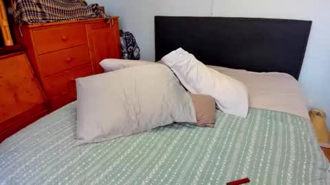 Snapshot of carliescott_meow chatting on 16, 11, 2025 Carlie online show from 16, 11, 2025