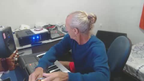 carlos online show from 2, 6, 2026