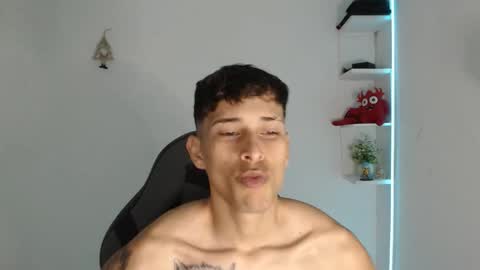 Snapshot of carlossmi01 chatting on 15, 3, 2026 carlossmi01 online show from 15, 3, 2026