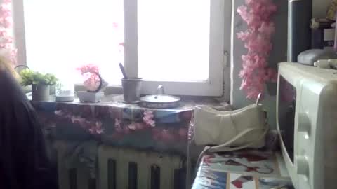 CarlyJoy online show from 16, 12, 2025