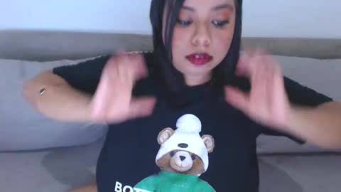 Caroling online show from 4, 4, 2026