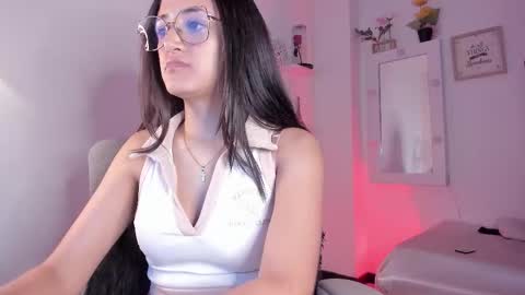 Caroline online show from 5, 10, 2025