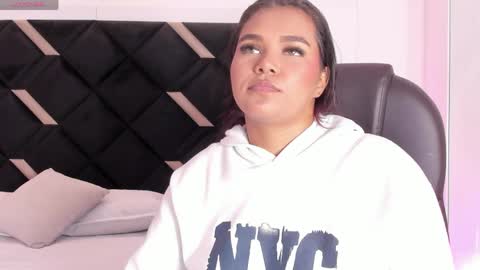 carolina_evannss online show from 2, 4, 2026