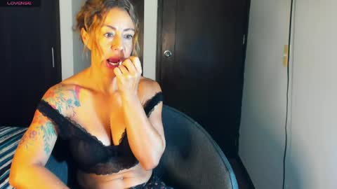 carolina_zaens online show from 22, 4, 2026