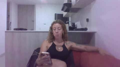 carolina_zaens online show from 9, 5, 2026
